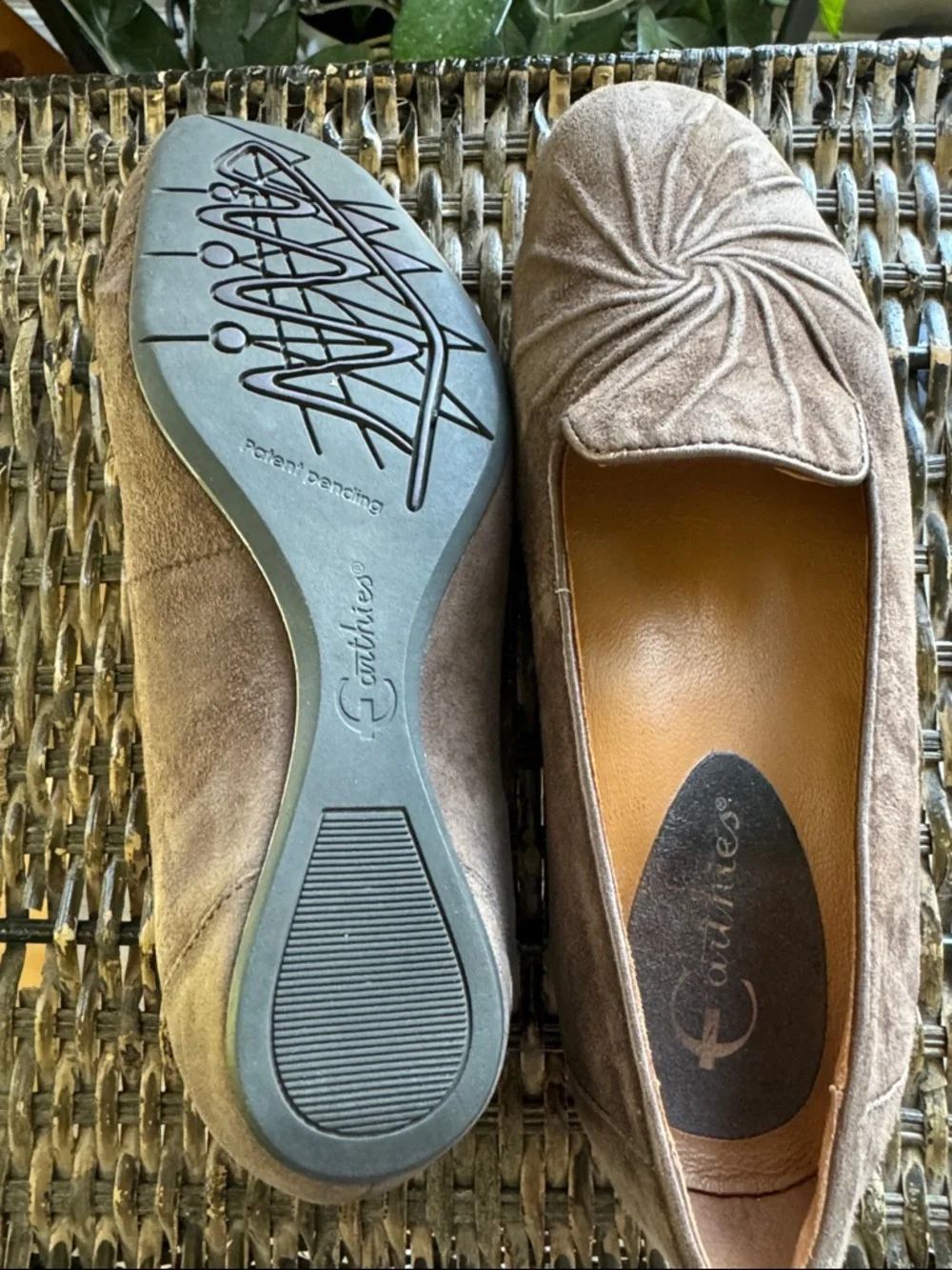 Earthies Zuma Dark Taupe Slip‎ on Loafer Women’s Size 5
